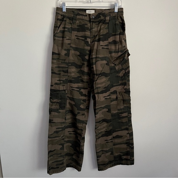 Pacsun Camo Cargo Pants with Pockets-Women’s Size Small - Picture 1 of 5